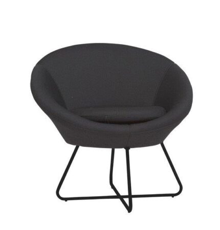 פינת המתנה מעוצבת במגוון צבעים