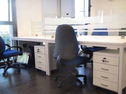 מחיצות זכוכית למשרדים